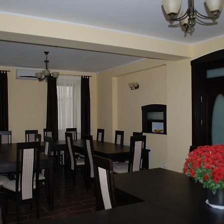 Vila Aris Яш Екстериор снимка