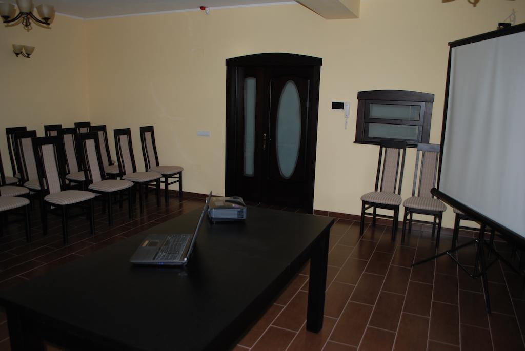 Vila Aris Яш Екстериор снимка