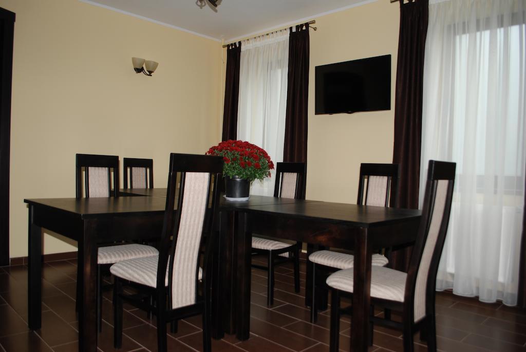 Vila Aris Яш Екстериор снимка