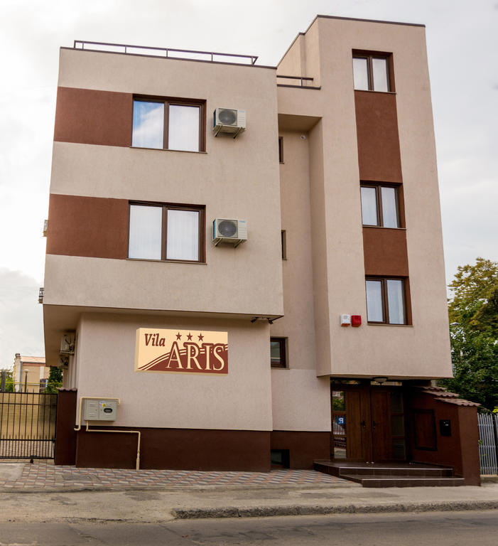 Vila Aris Яш Екстериор снимка