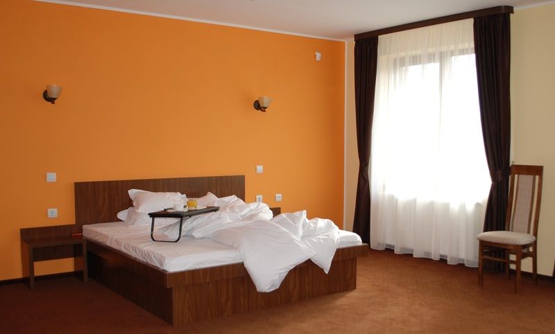 Vila Aris Яш Екстериор снимка
